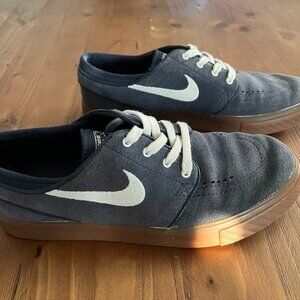 Nike SB Zoom Air Janoski Skate Shoes Blue Suede - 6 M / 7.5 W